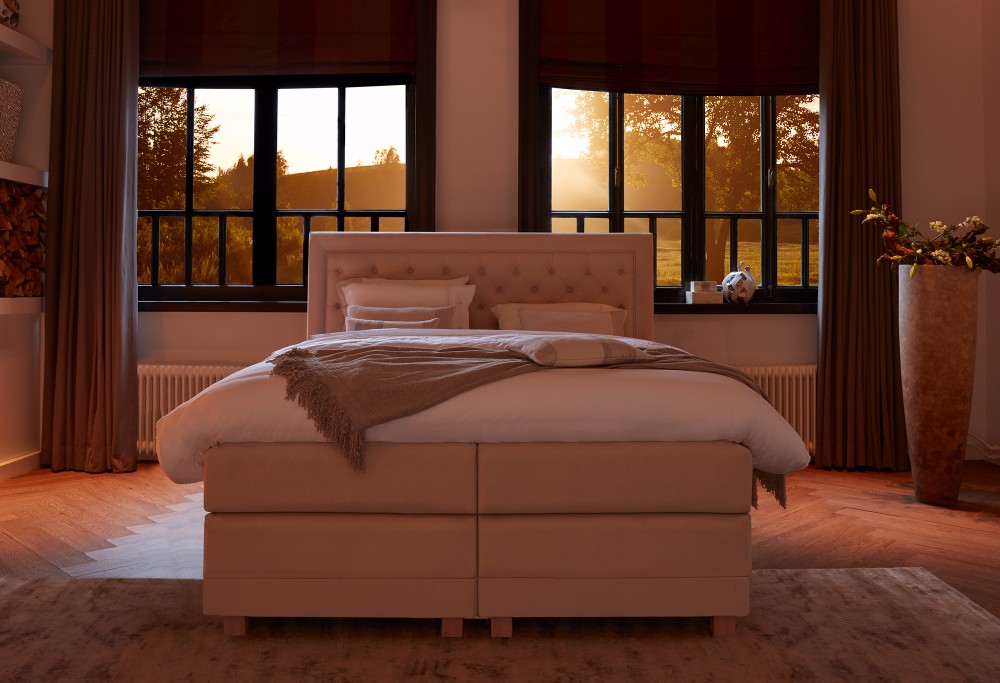 Beige boxspringbett Diks Cellini