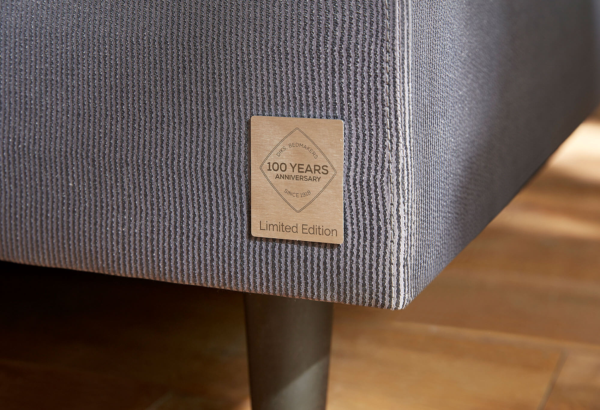 Bruin Boxspring Home 140