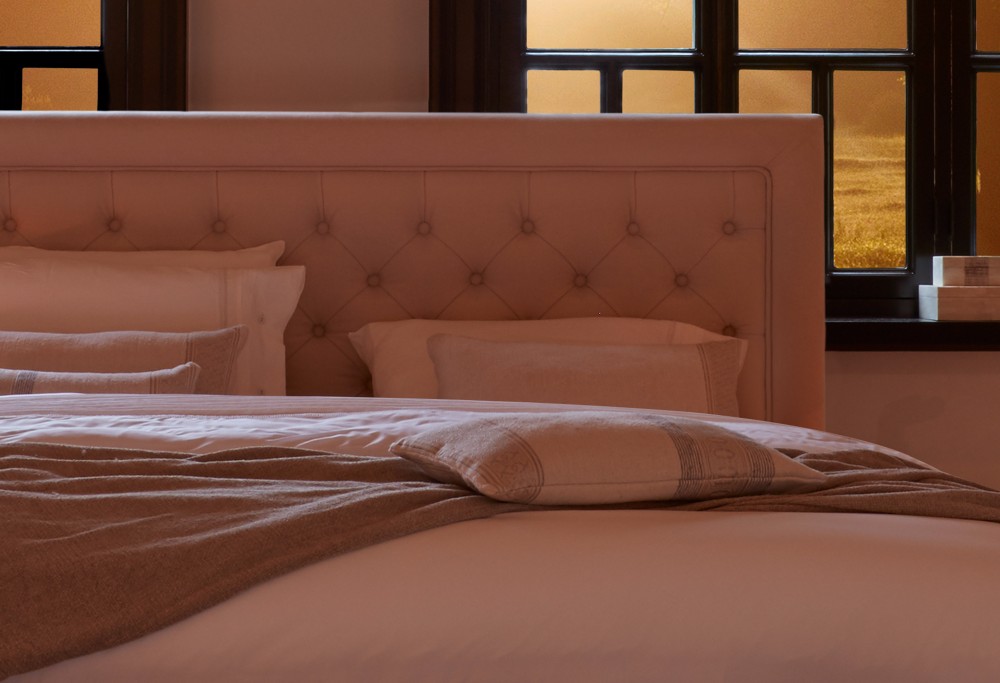 Beige boxspringbett Diks Cellini