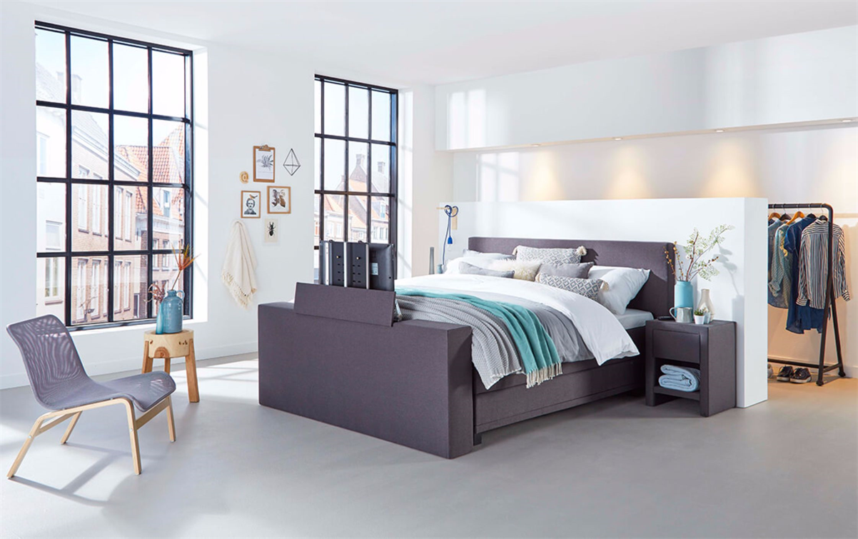 Boxspringbett Schwarz mit TV lift