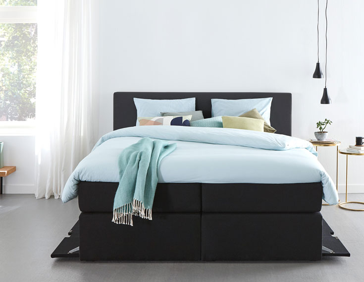 Mit diesem Boxspringbett ist das Schlafzimmer immer ordentlich aufgeräumt | Swiss Sense