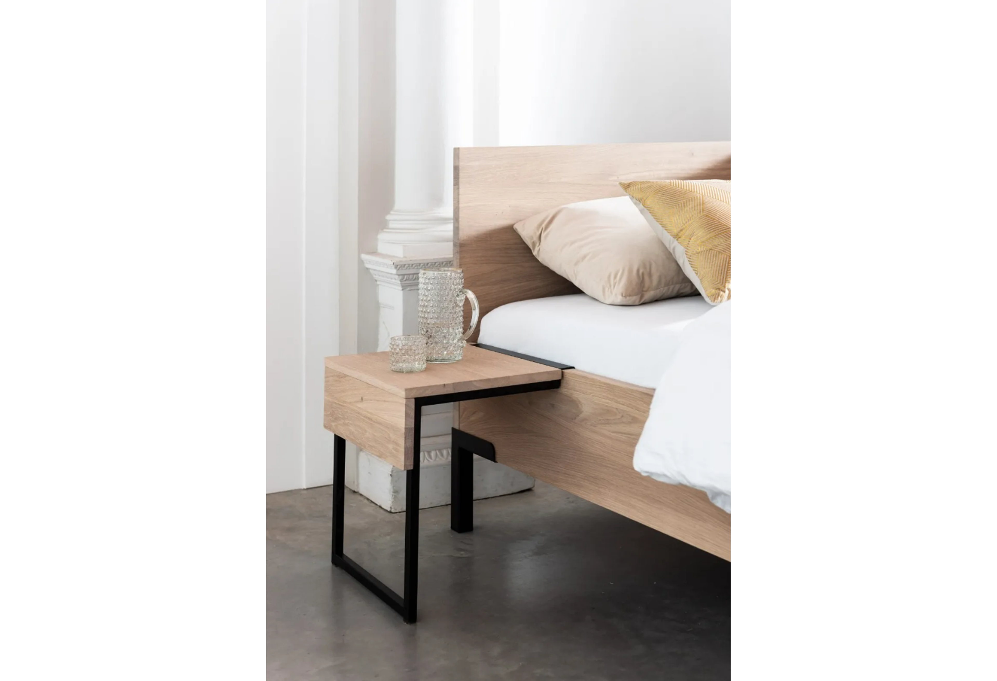 Nachttisch Balance Clear II 