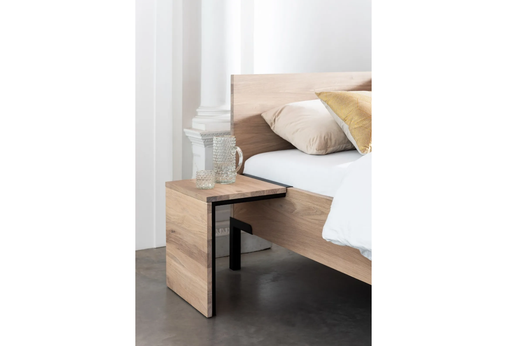 Nachttisch Balance Clear I