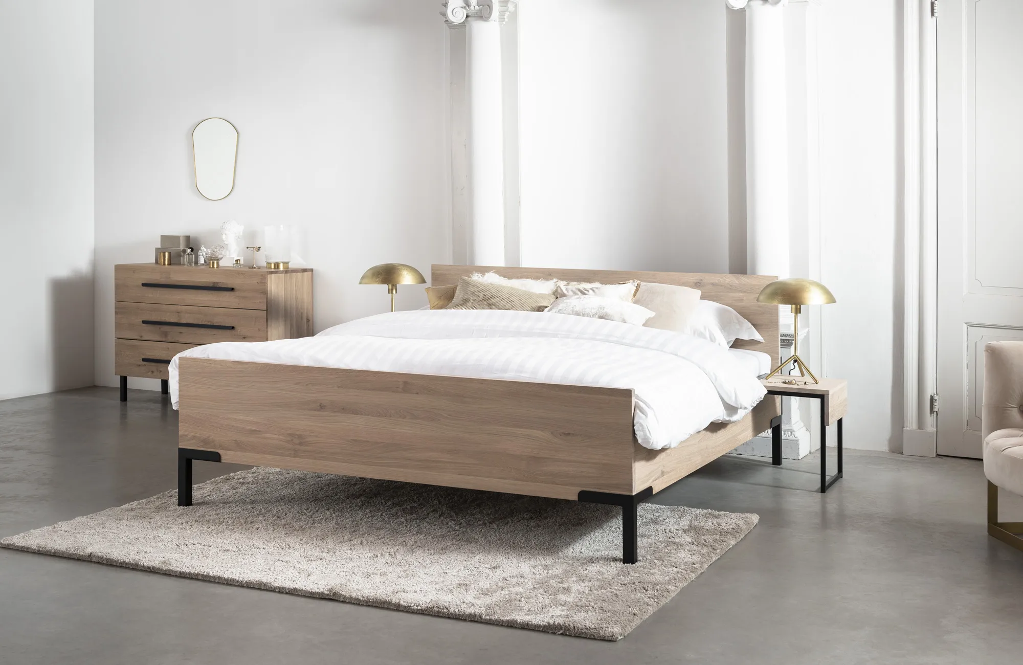 Eichenholzbett Timeless – individuell konfigurierbar.