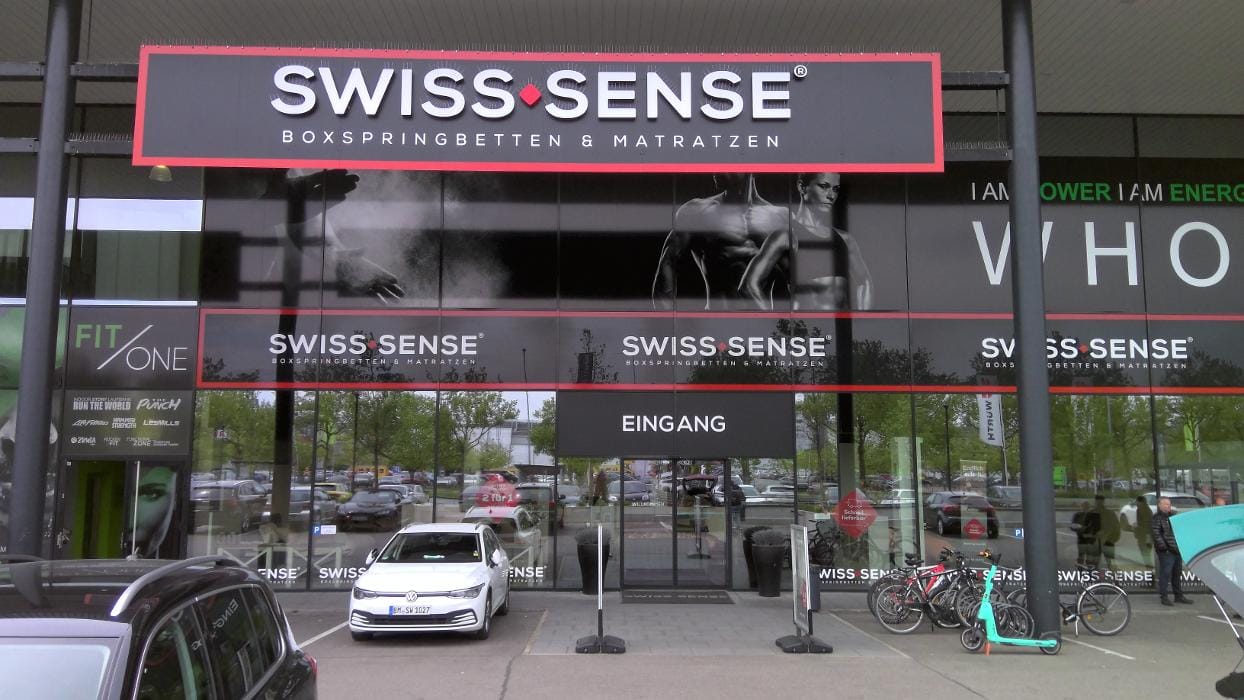 So erreichst Du uns