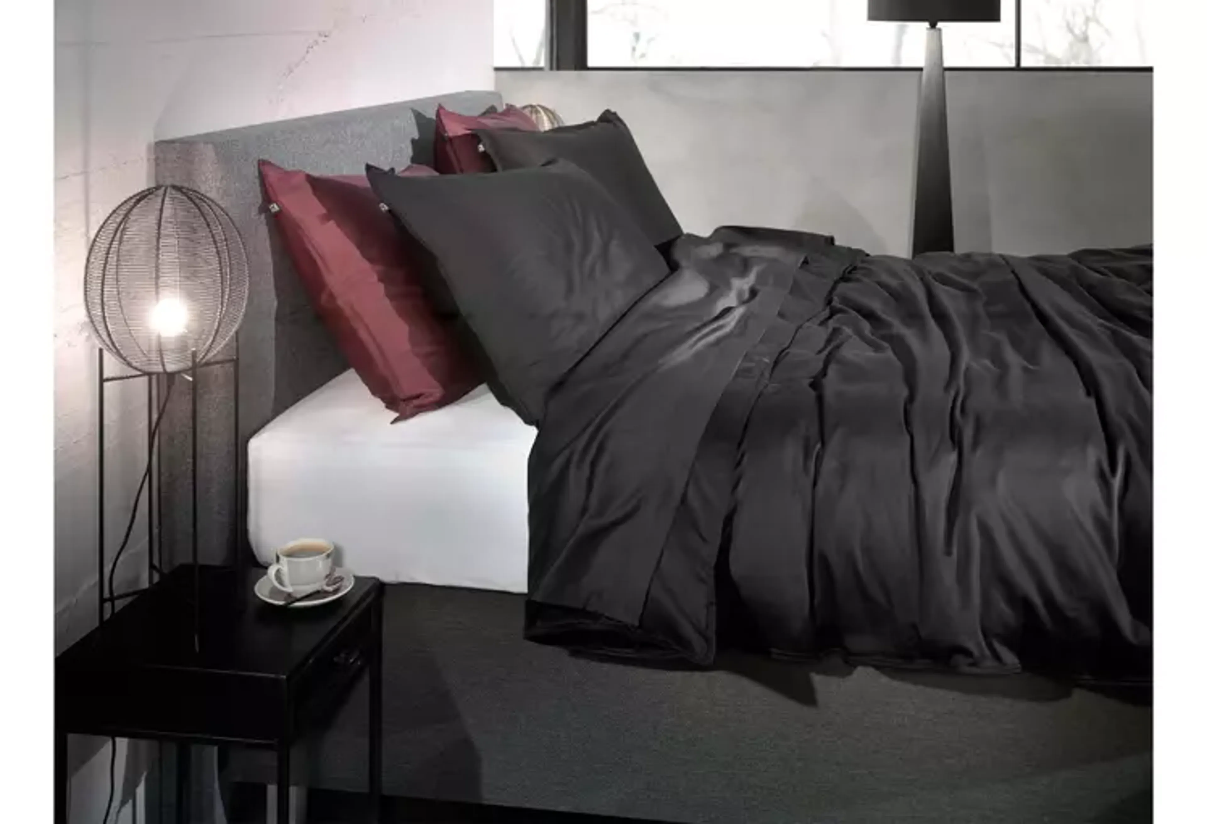 Material: 100% Baumwollsatin